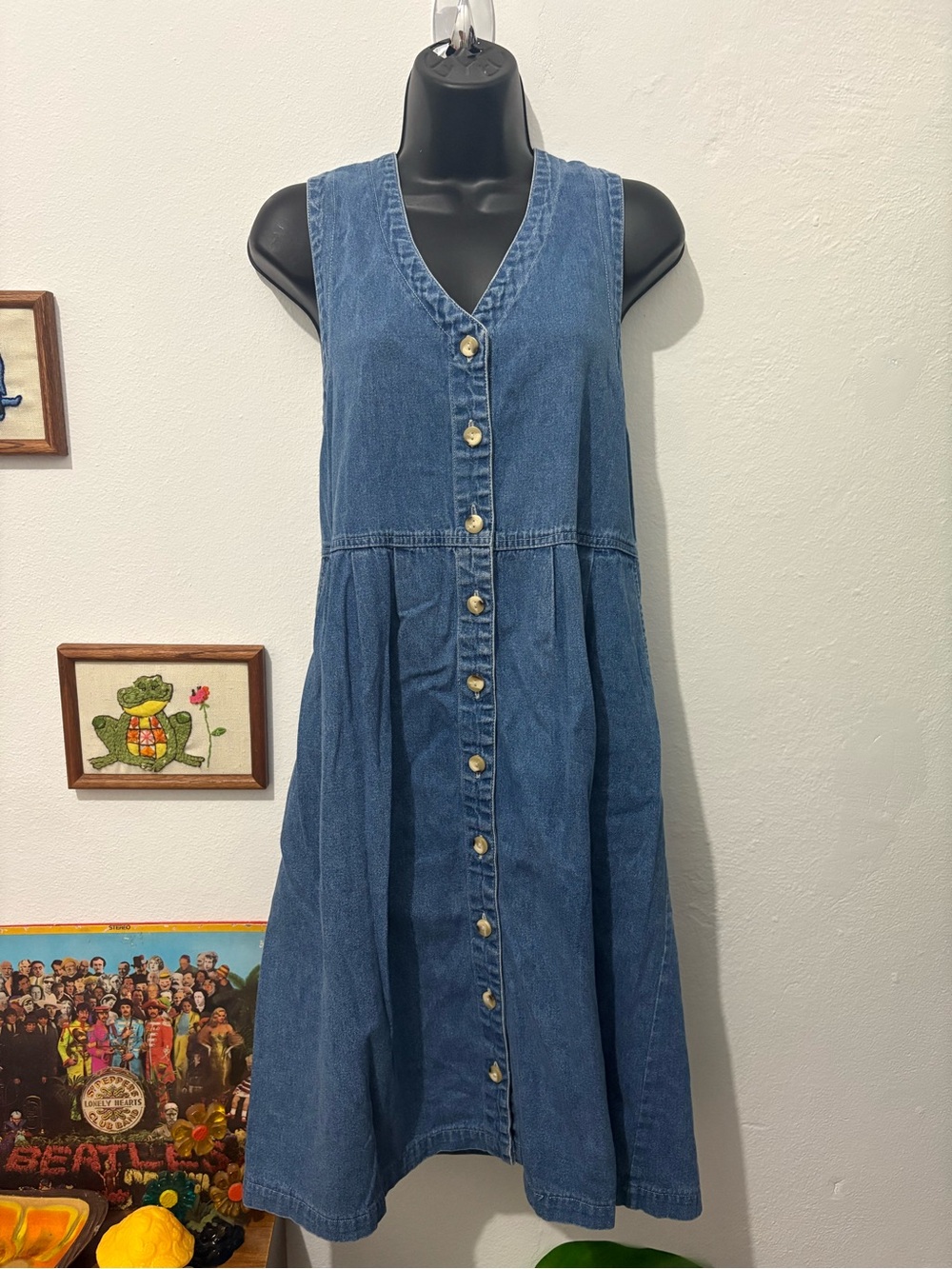 Vintage Button-Front Cotton Denim Sleeveless Midi Dress with Pockets